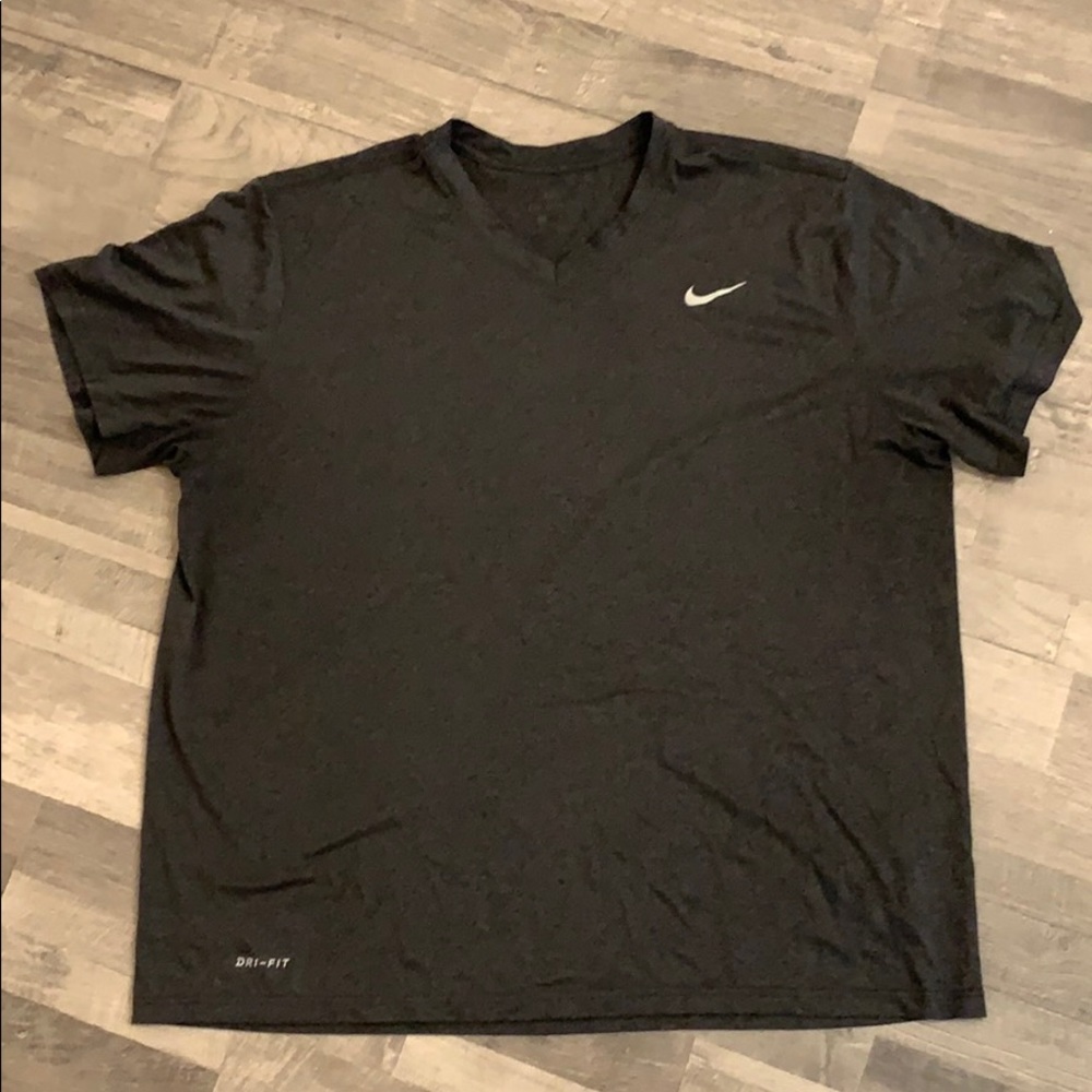 Men’s Nike dri-fit tee